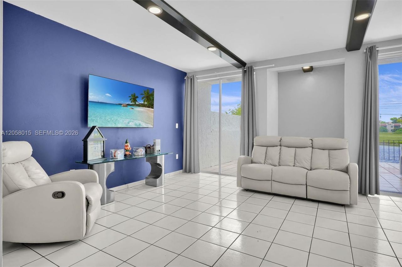 9177 Fontainebleau Blvd, Unit 3, Miami, FL 33172 Photo