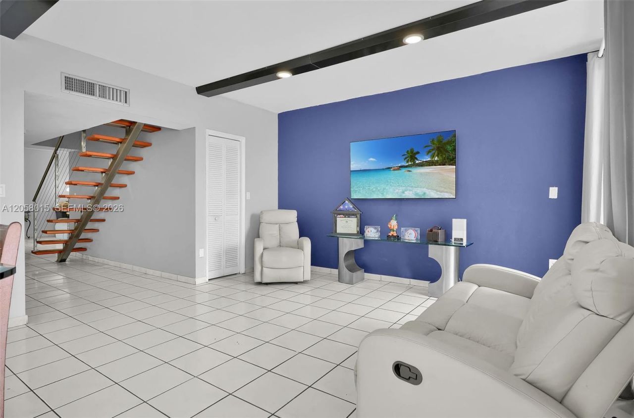 9177 Fontainebleau Blvd, Unit 3, Miami, FL 33172 Photo