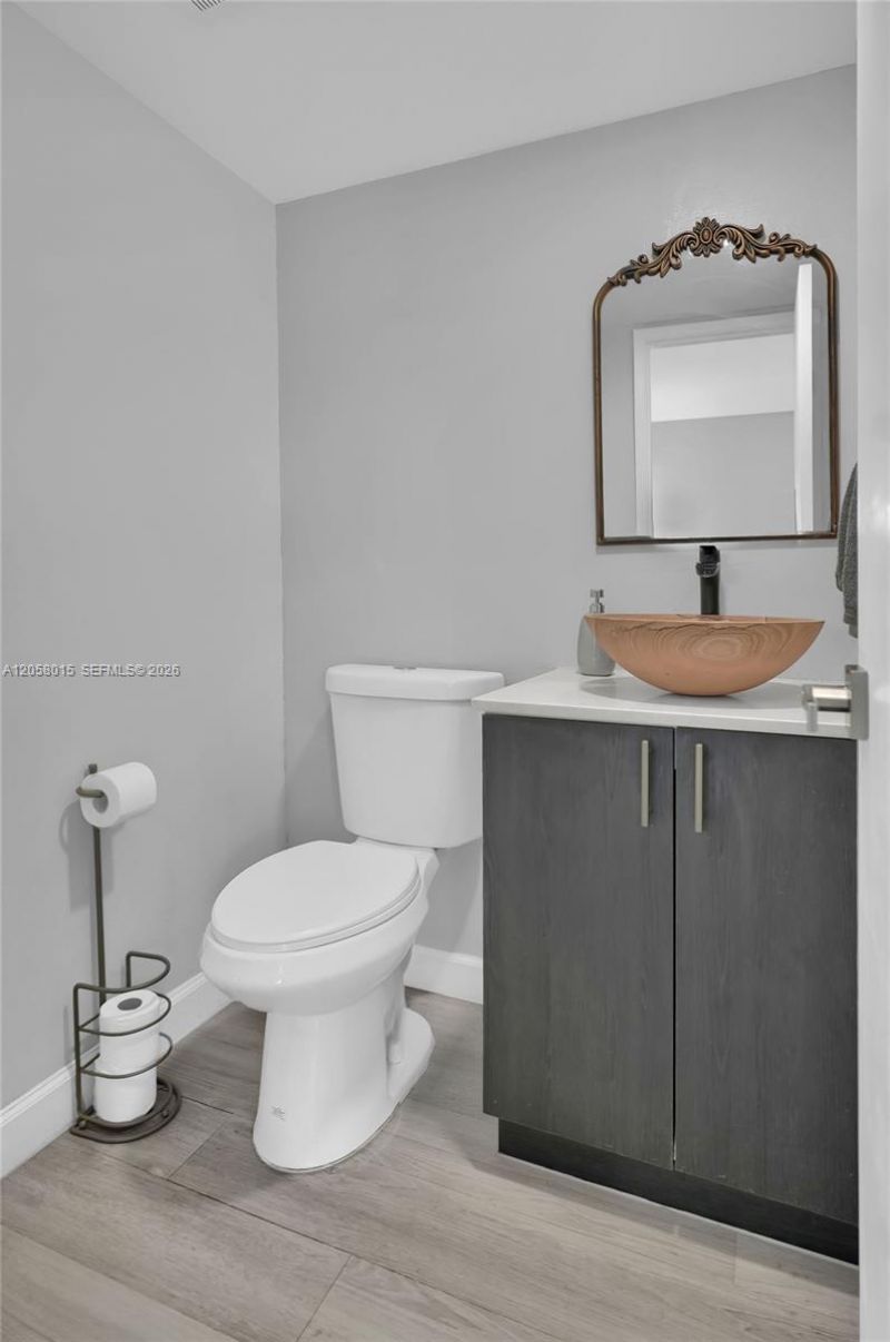 9177 Fontainebleau Blvd, Unit 3, Miami, FL 33172 Photo