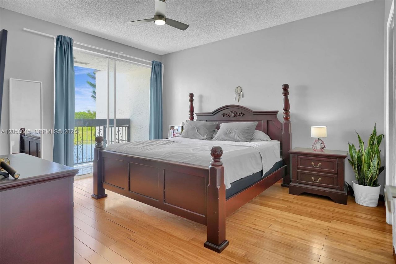 9177 Fontainebleau Blvd, Unit 3, Miami, FL 33172 Photo