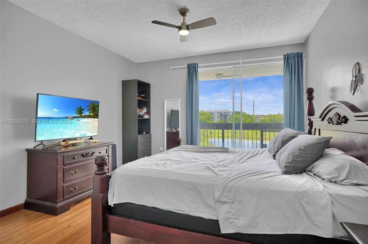 9177 Fontainebleau Blvd, Unit 3, Miami, FL 33172 Photo