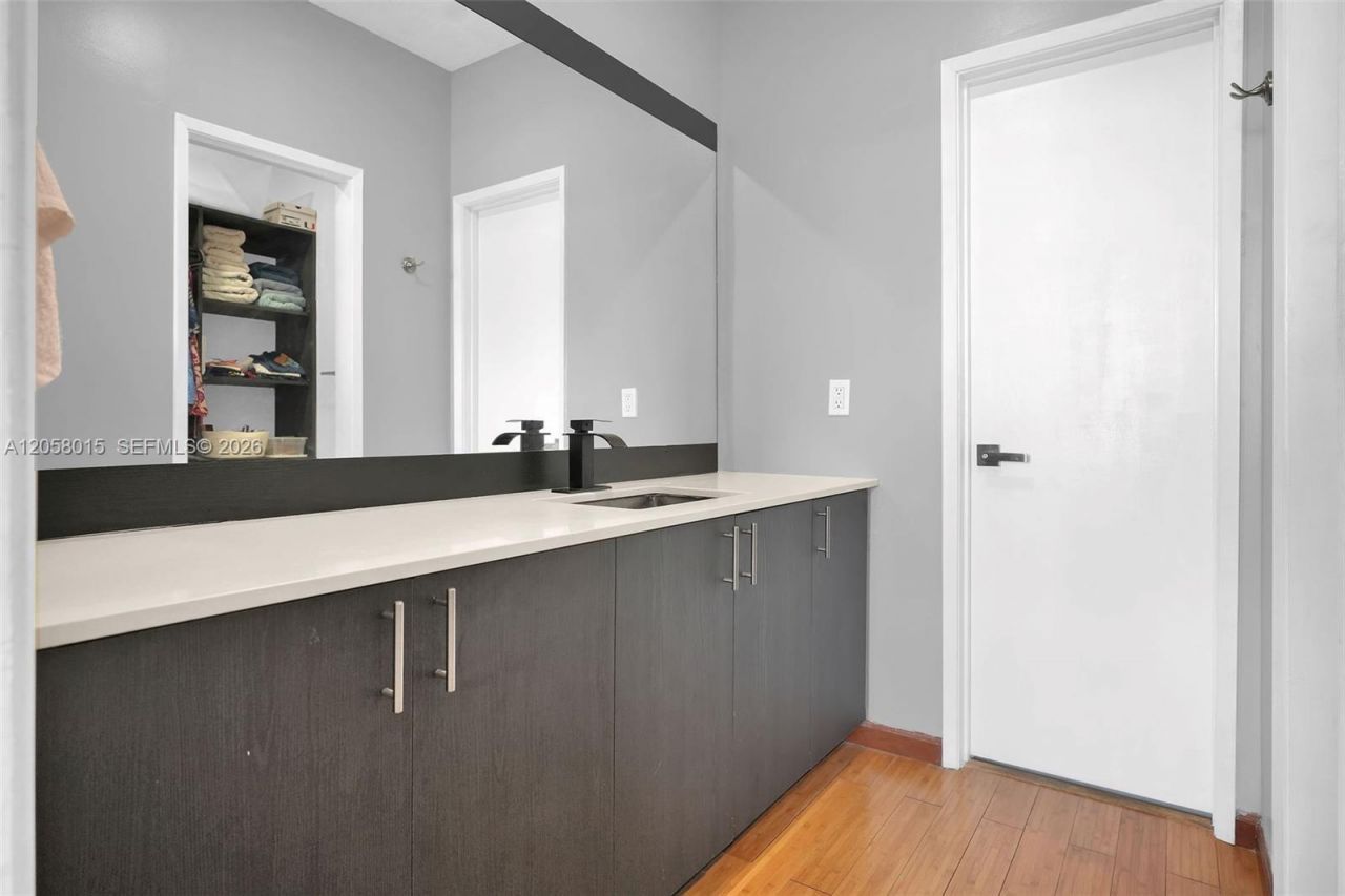 9177 Fontainebleau Blvd, Unit 3, Miami, FL 33172 Photo