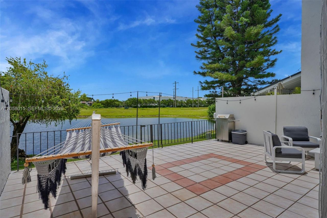 9177 Fontainebleau Blvd, Unit 3, Miami, FL 33172 Photo