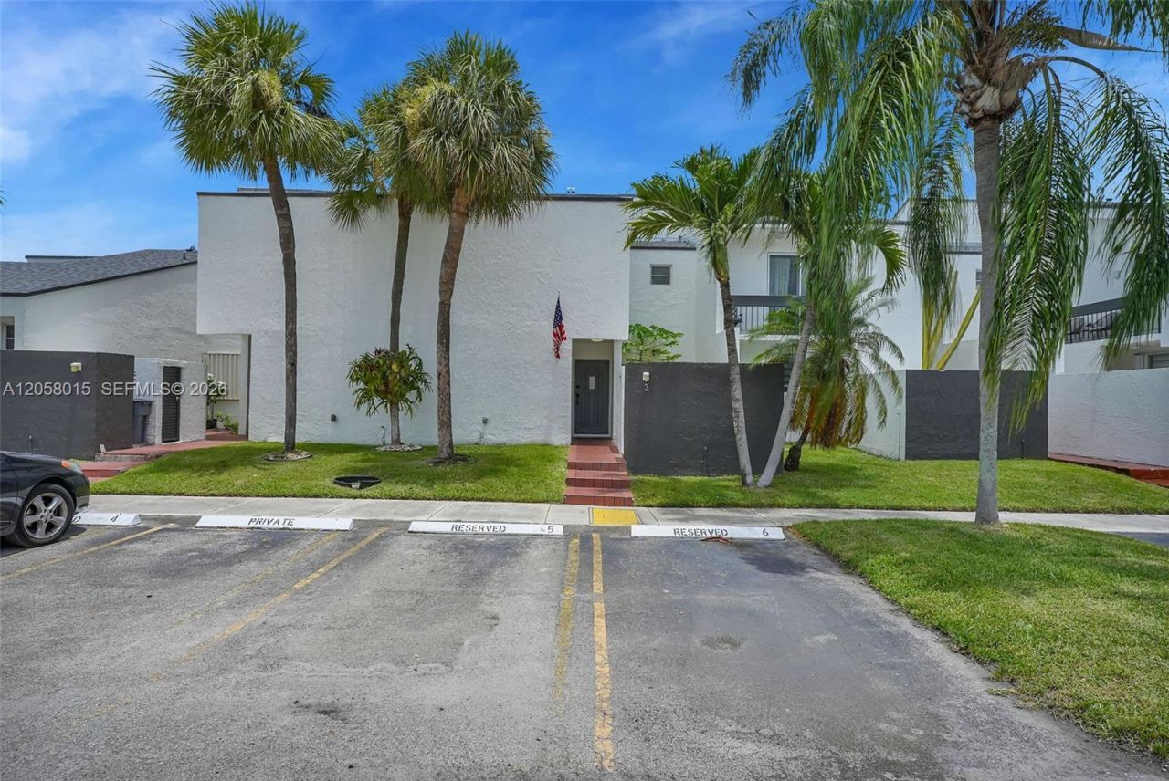 9177 Fontainebleau Blvd, Unit 3, Miami, FL 33172 Photo