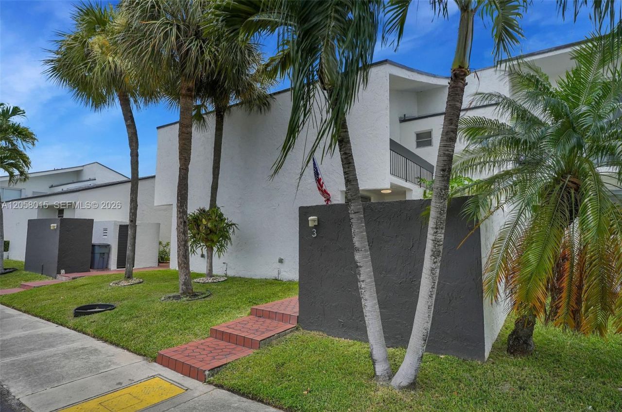 9177 Fontainebleau Blvd, Unit 3, Miami, FL 33172 Photo