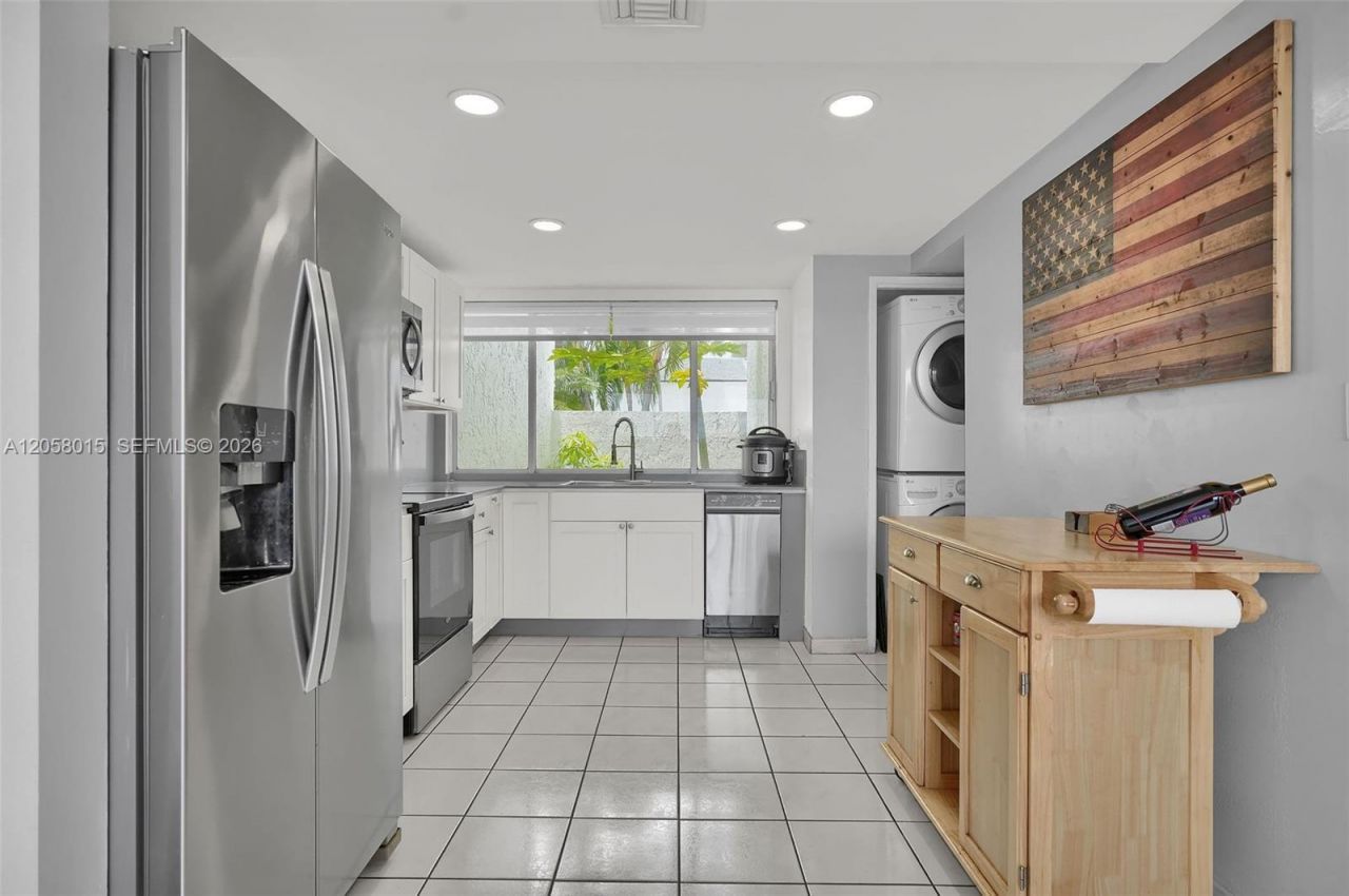 9177 Fontainebleau Blvd, Unit 3, Miami, FL 33172 Photo