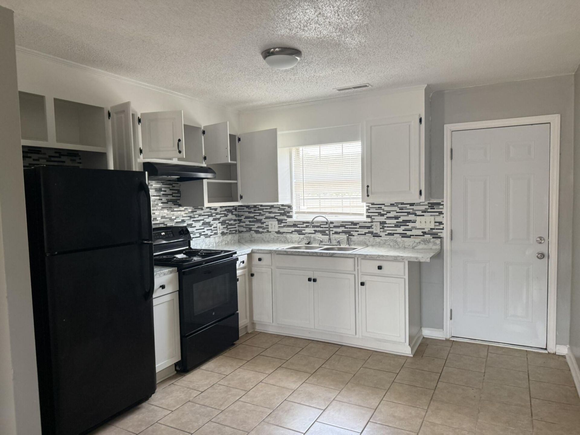 108-114 Tonyota Court Photo 6