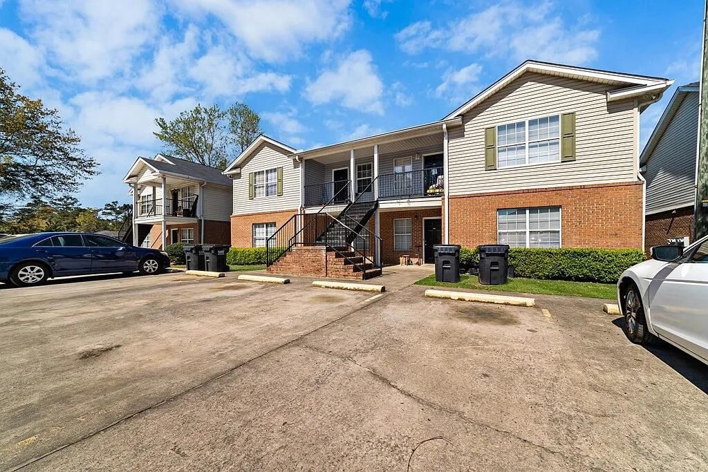 100-106 Tonyota Court Photo 4