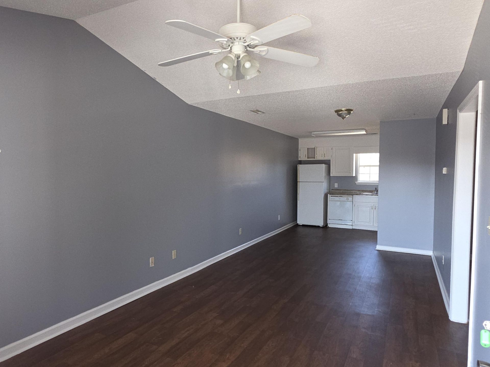 100-106 Tonyota Court Photo 5