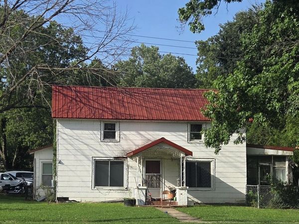307 W Rose Avenue , Crane, MO 65633