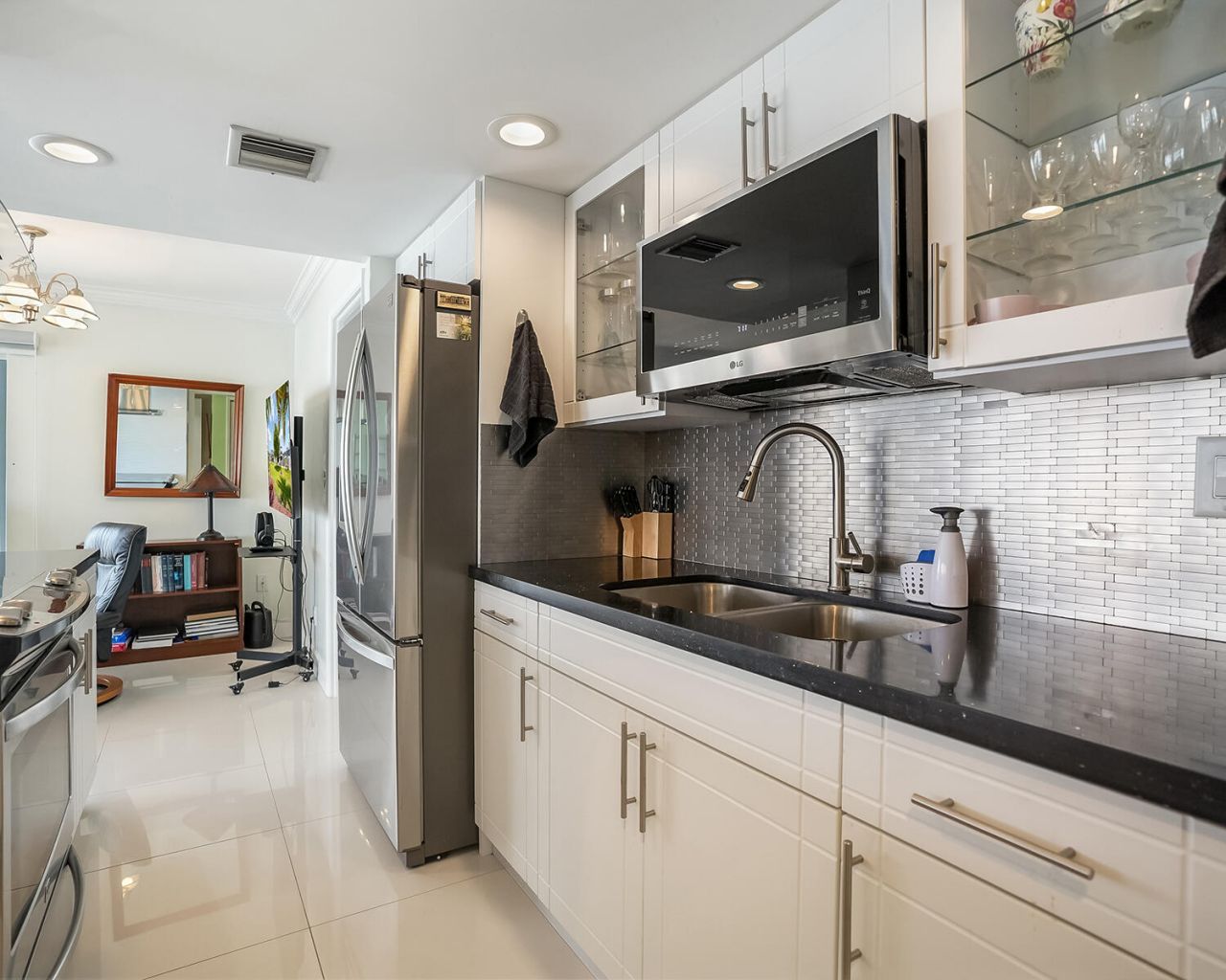 126 Golden Isles Drive, Unit 52A, Hallandale Beach, FL 33009 Photo