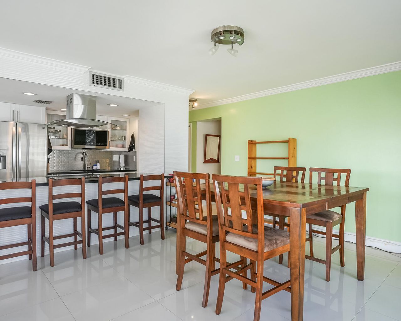 126 Golden Isles Drive, Unit 52A, Hallandale Beach, FL 33009 Photo