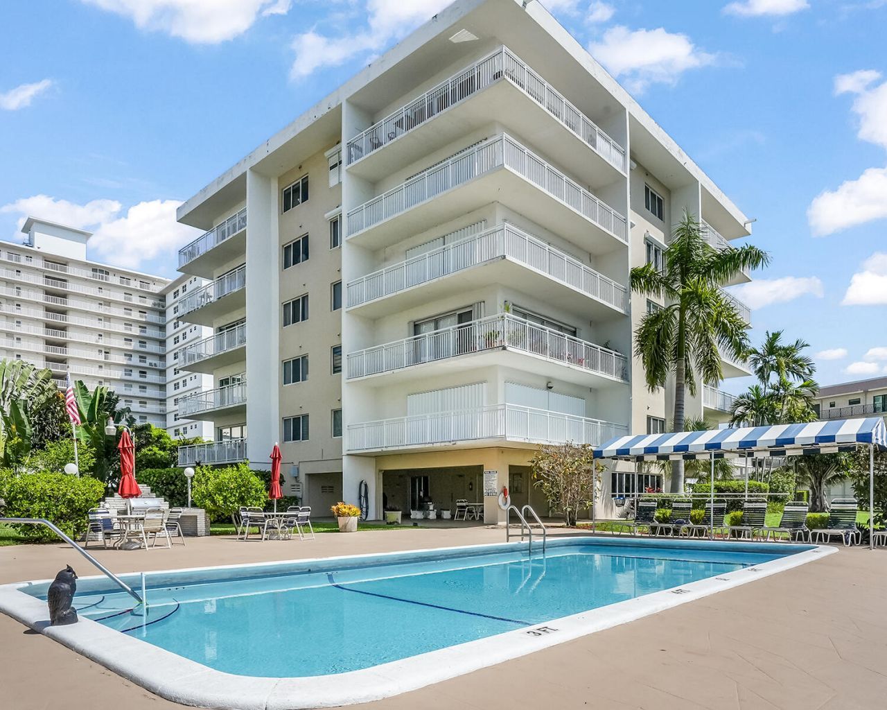 126 Golden Isles Drive, Unit 52A, Hallandale Beach, FL 33009 Photo