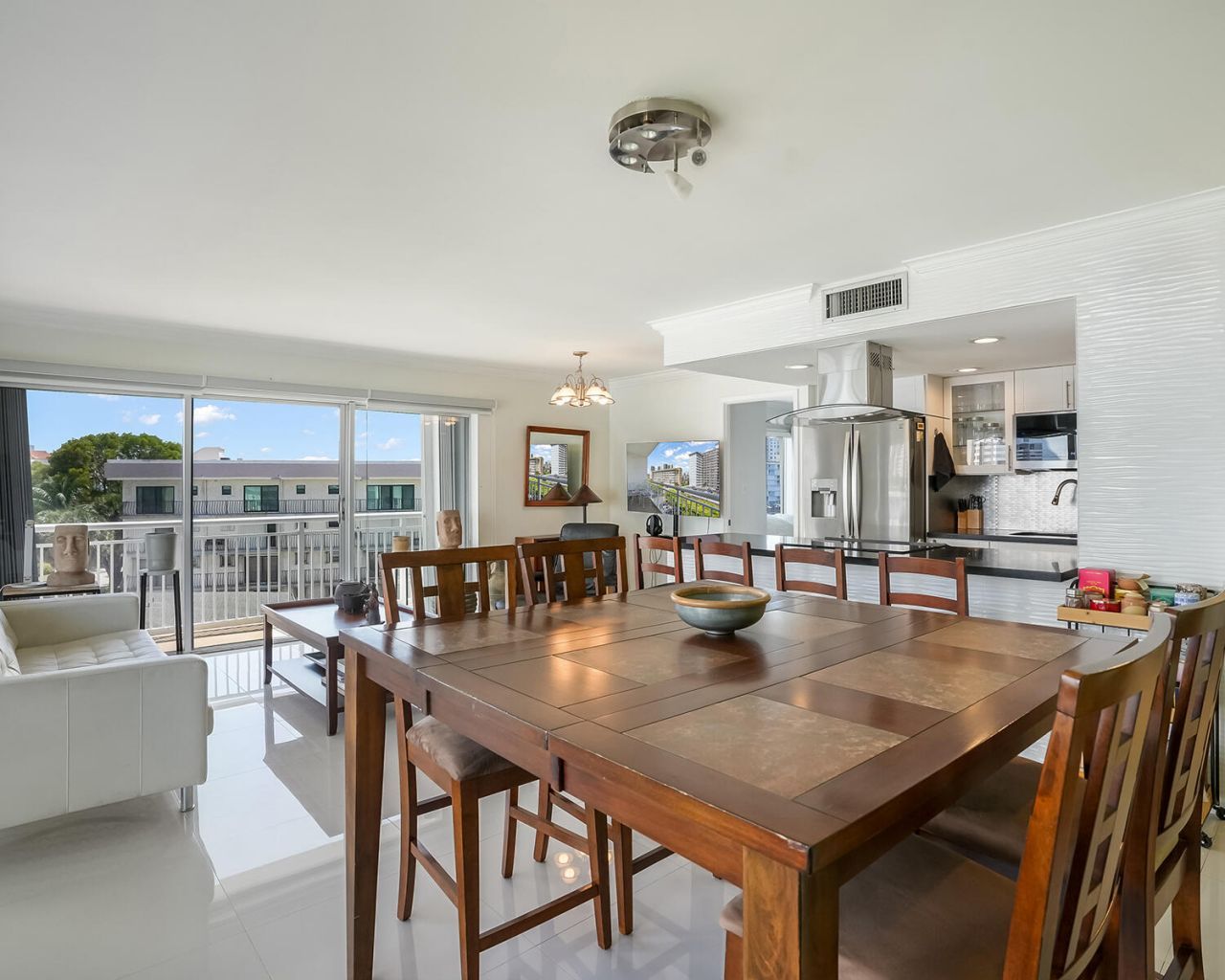 126 Golden Isles Drive, Unit 52A, Hallandale Beach, FL 33009 Photo