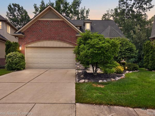 5590 River Park Drive, Waterford Township, Mi 48327
