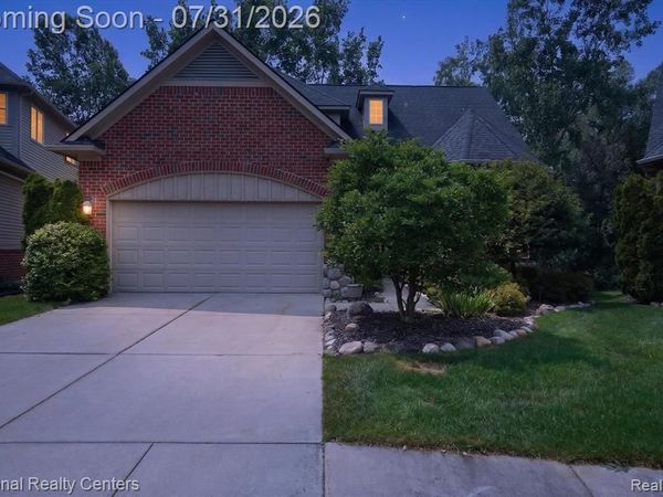5590 River Park Drive, Waterford Township, Mi 48327