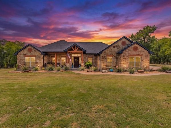 6049 Fm 1567, Lone Oak, TX 75453