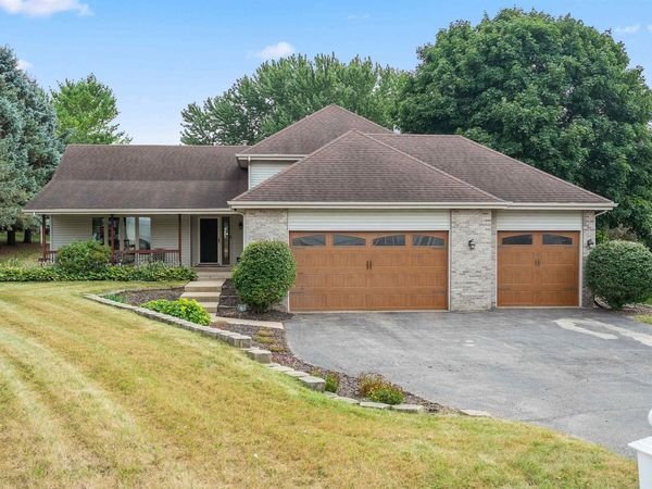 6853 Prairenook, ROSCOE, IL 61073