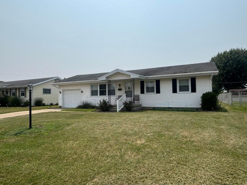 1605 Sunset Drive, Washington Court House, OH 43160 Photo 2
