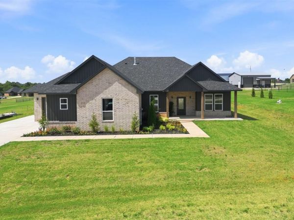 2436 Canyon Circle, Blanchard, OK 73010