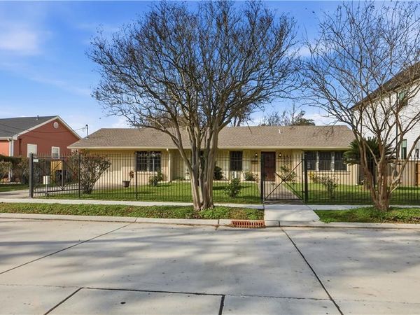 50 PRATT Drive , New Orleans, LA 70122