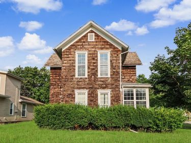 24 E Emerald Street, Willard, OH 44890