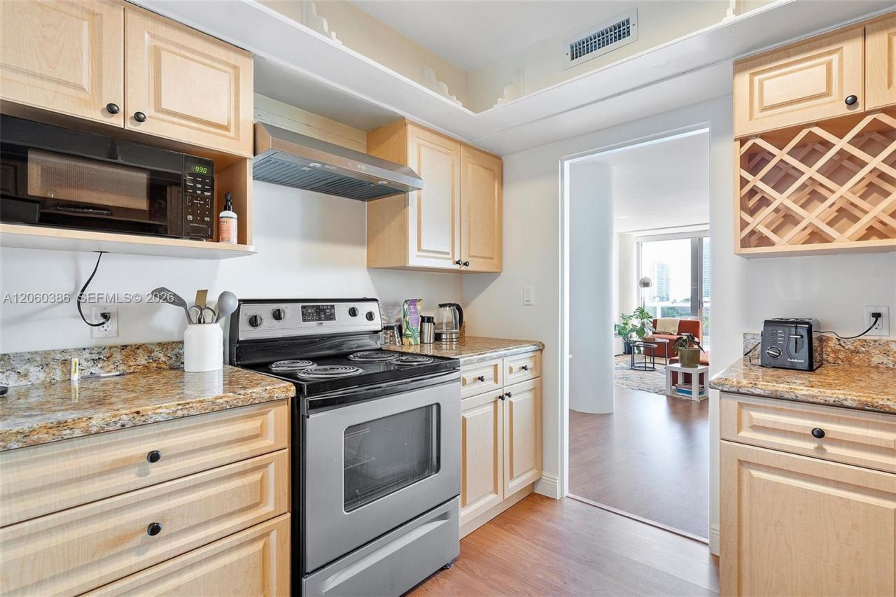 900 Bay Dr , Unit 716+Dock S, Miami Beach, FL 33141 Photo