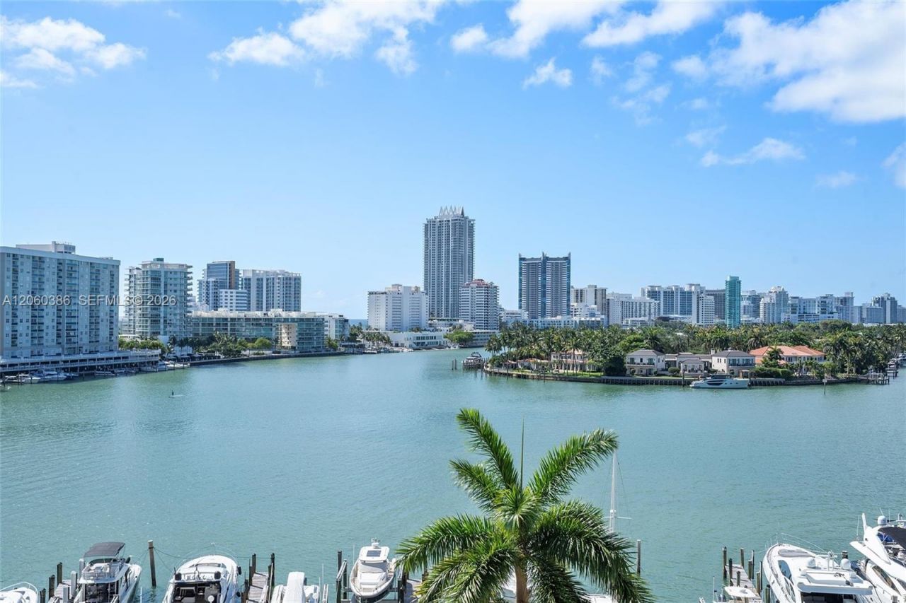 900 Bay Dr , Unit 716+Dock S, Miami Beach, FL 33141 Photo