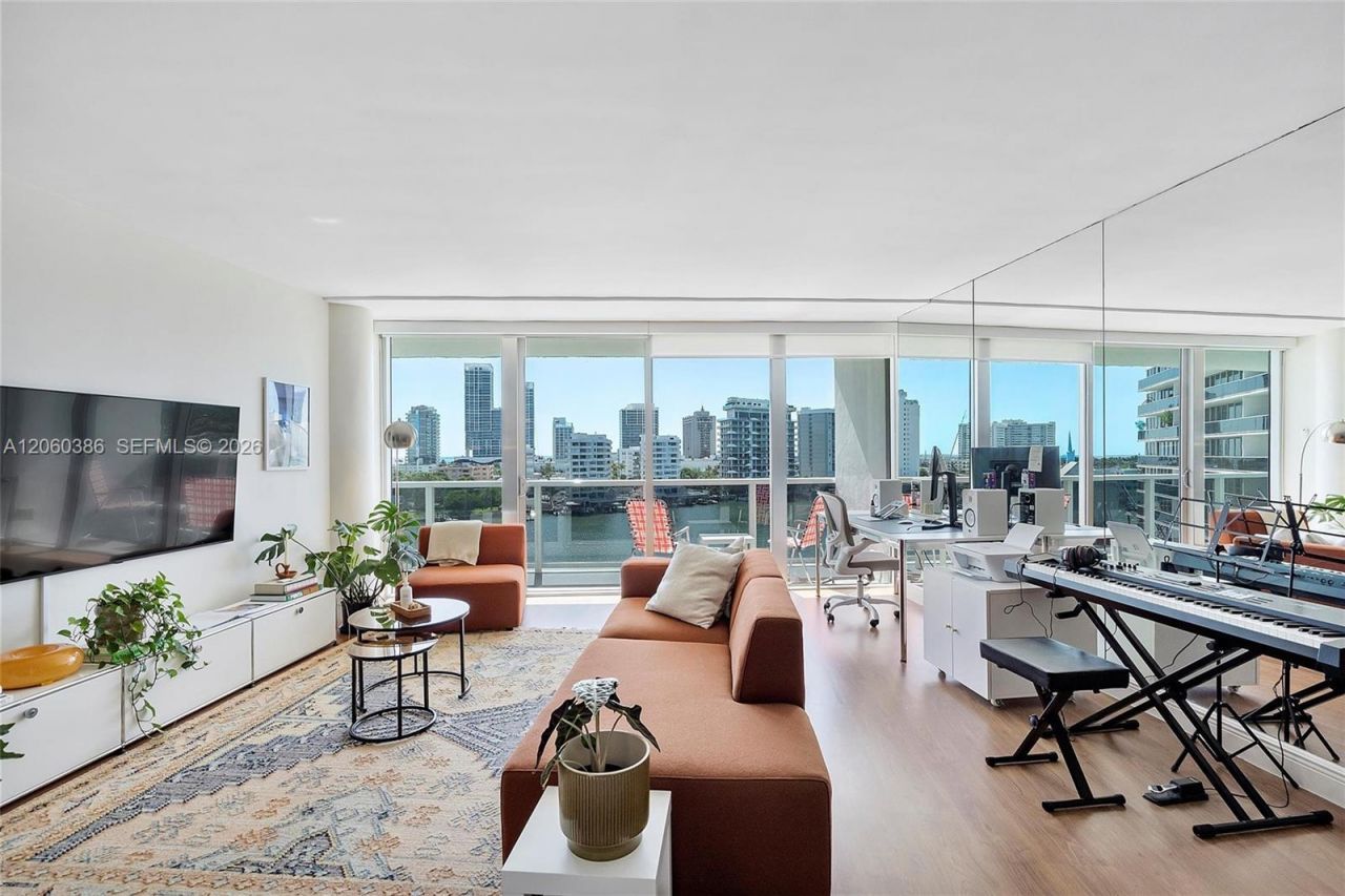 900 Bay Dr , Unit 716+Dock S, Miami Beach, FL 33141 Photo