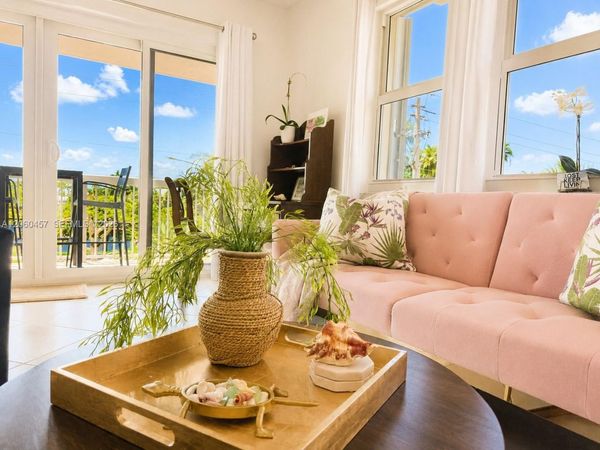 1069 Hillsboro Mile , Unit 206, Hillsboro Beach, FL 33062