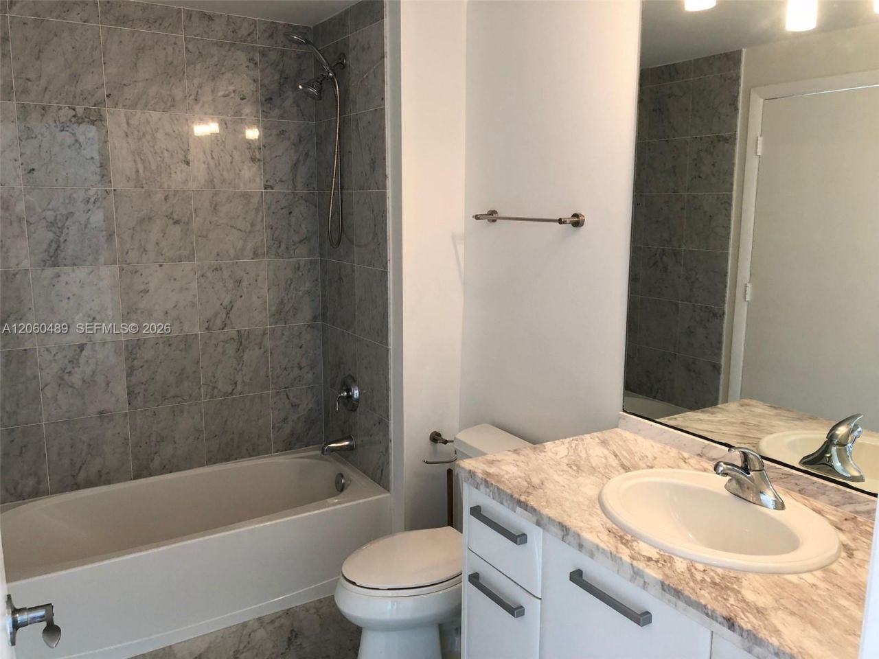 253 NE 2nd St, Unit 4207, Miami, FL 33132 Photo