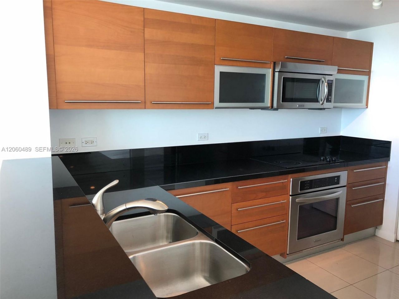 253 NE 2nd St, Unit 4207, Miami, FL 33132 Photo
