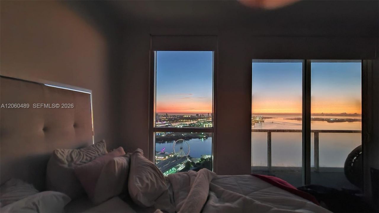 253 NE 2nd St, Unit 4207, Miami, FL 33132 Photo