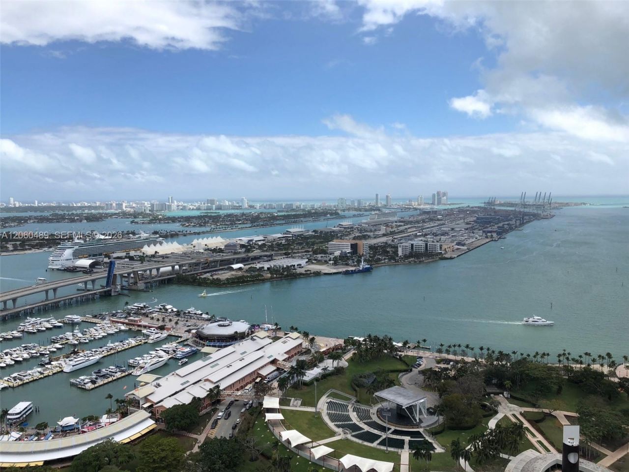 253 NE 2nd St, Unit 4207, Miami, FL 33132 Photo