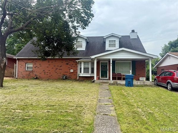 22 Victoria Drive , Granite City, IL 62040
