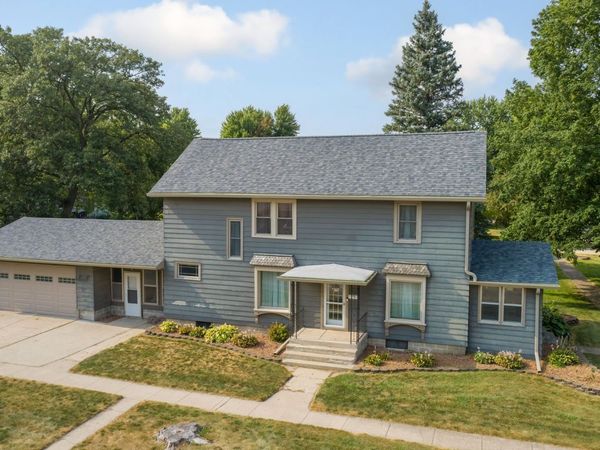 507 Grand Avenue, Emmetsburg, IA 50536