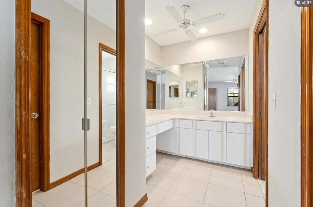 329 SE Oakridge Drive, Port Saint Lucie, FL 34984 Photo