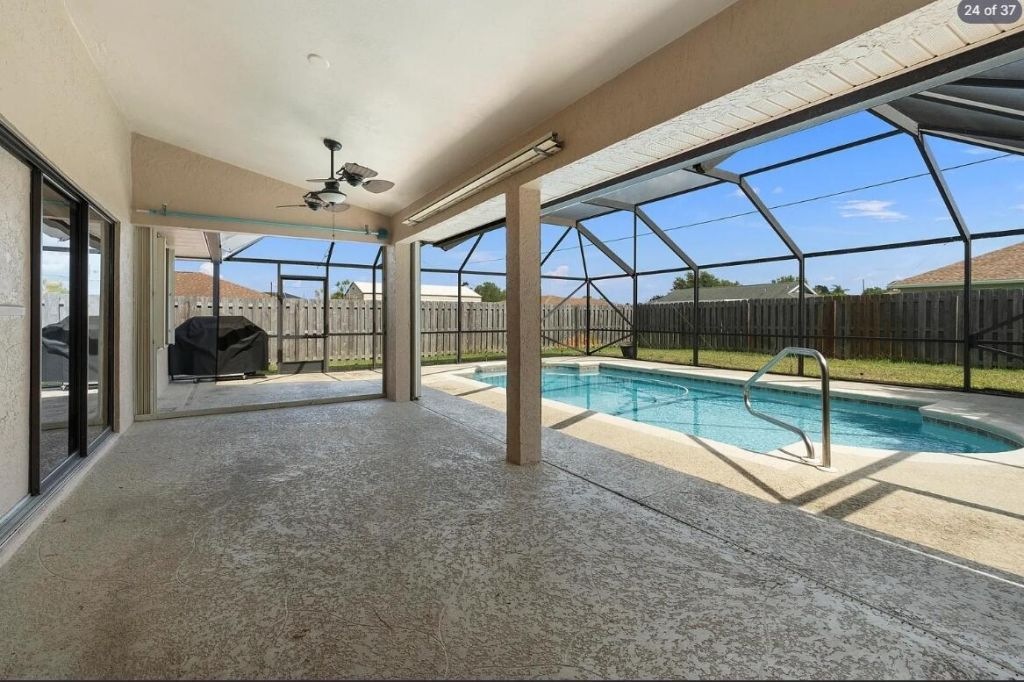 329 SE Oakridge Drive, Port Saint Lucie, FL 34984 Photo