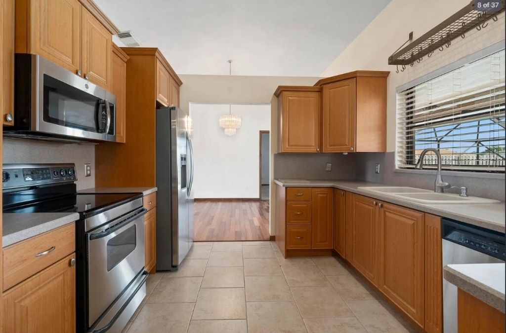 329 SE Oakridge Drive, Port Saint Lucie, FL 34984 Photo
