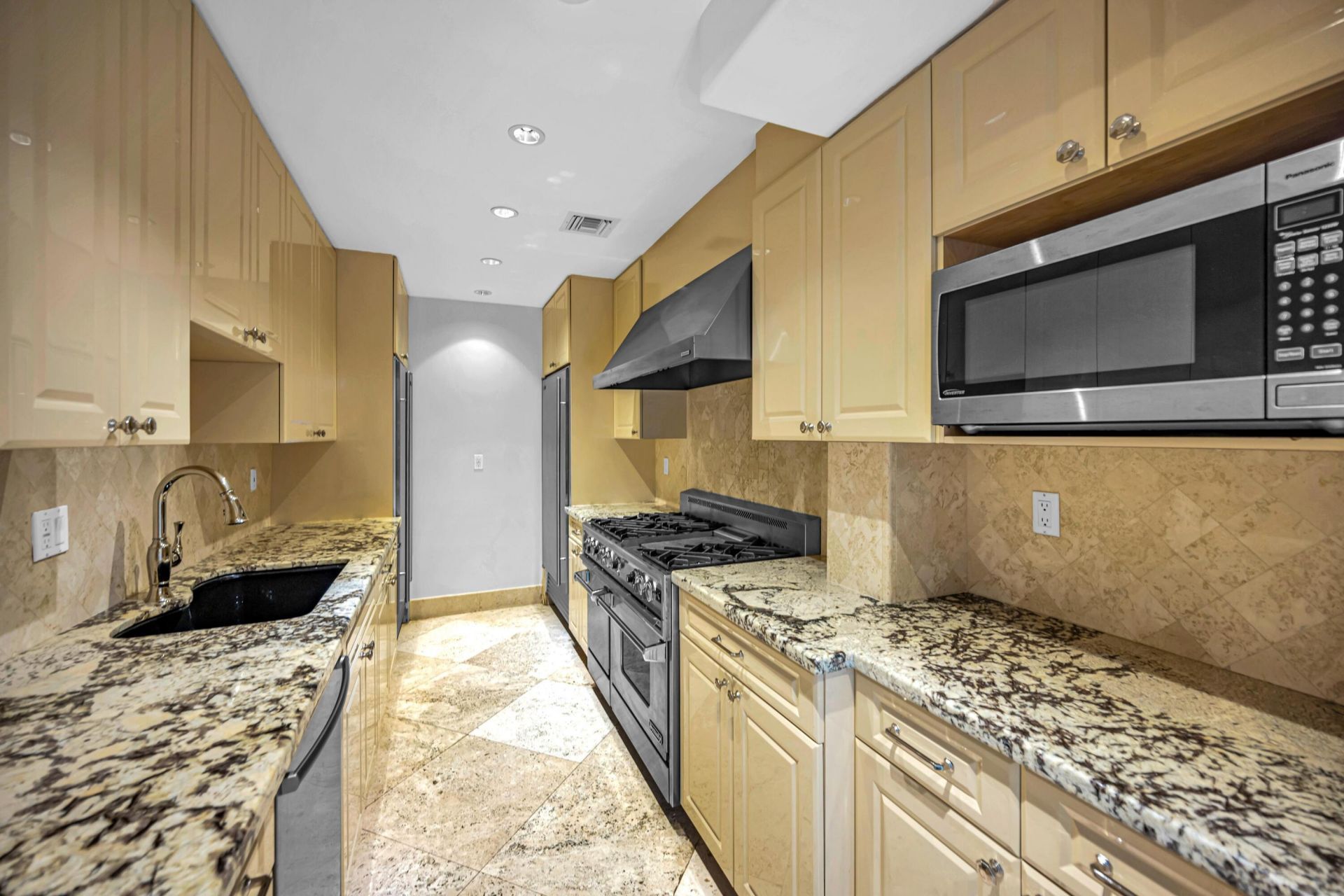 709 Idlewyld Drive, Fort Lauderdale, FL 33301 Photo