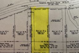 204 General Moultrie Drive photo 4