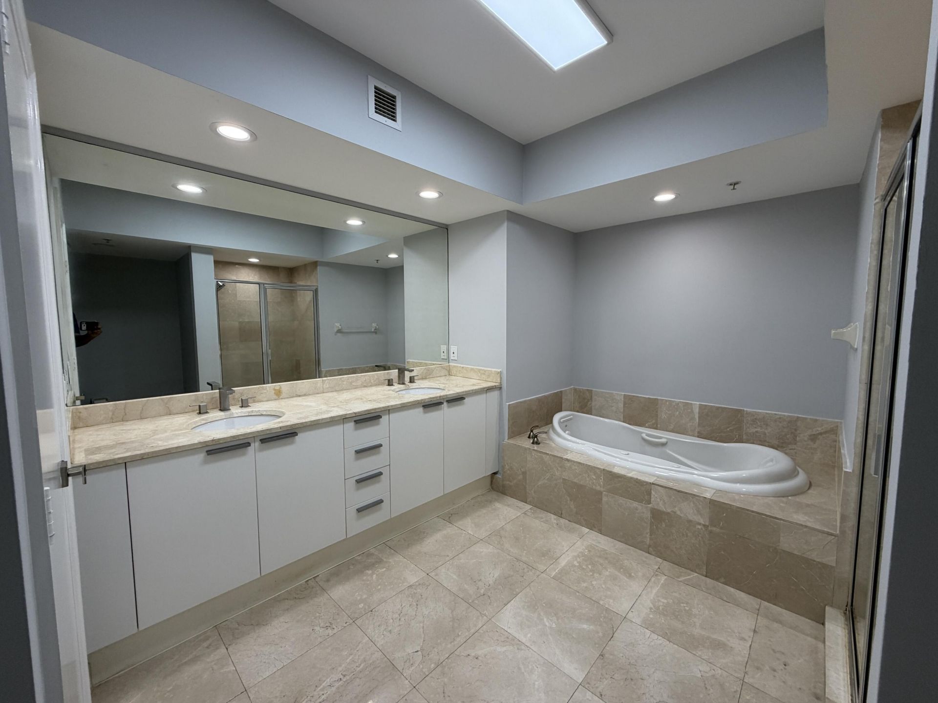 15051 Royal Oaks Lane, Unit 1603, North Miami, FL 33181 Photo