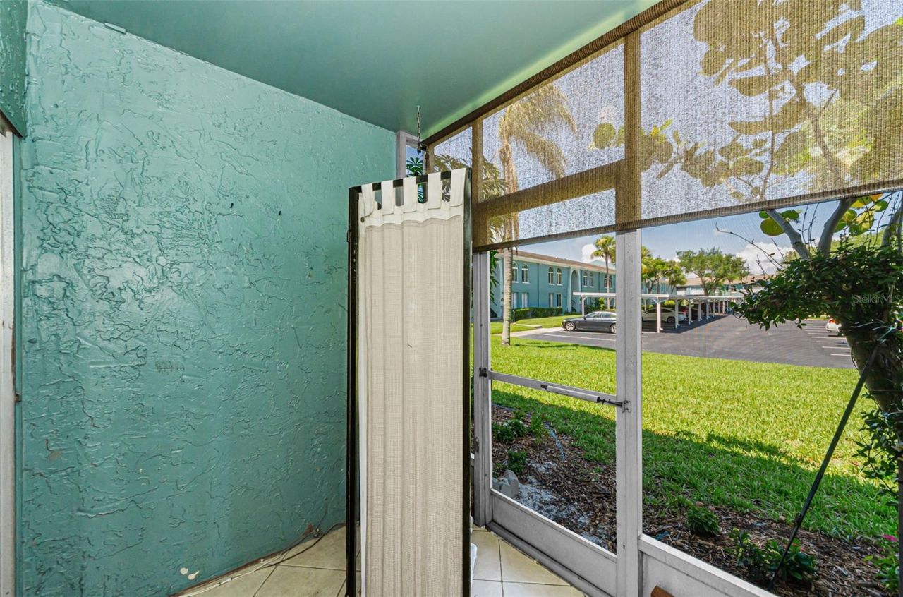 11436 2nd Street N, Unit 1, Saint Petersburg, FL 33716 Photo