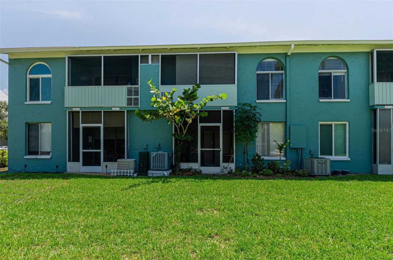 11436 2nd Street N, Unit 1, Saint Petersburg, FL 33716 Photo