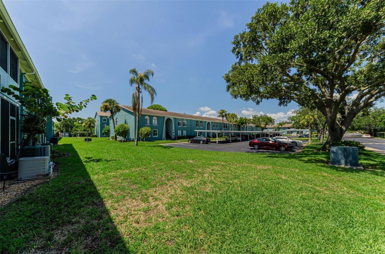 11436 2nd Street N, Unit 1, Saint Petersburg, FL 33716 Photo