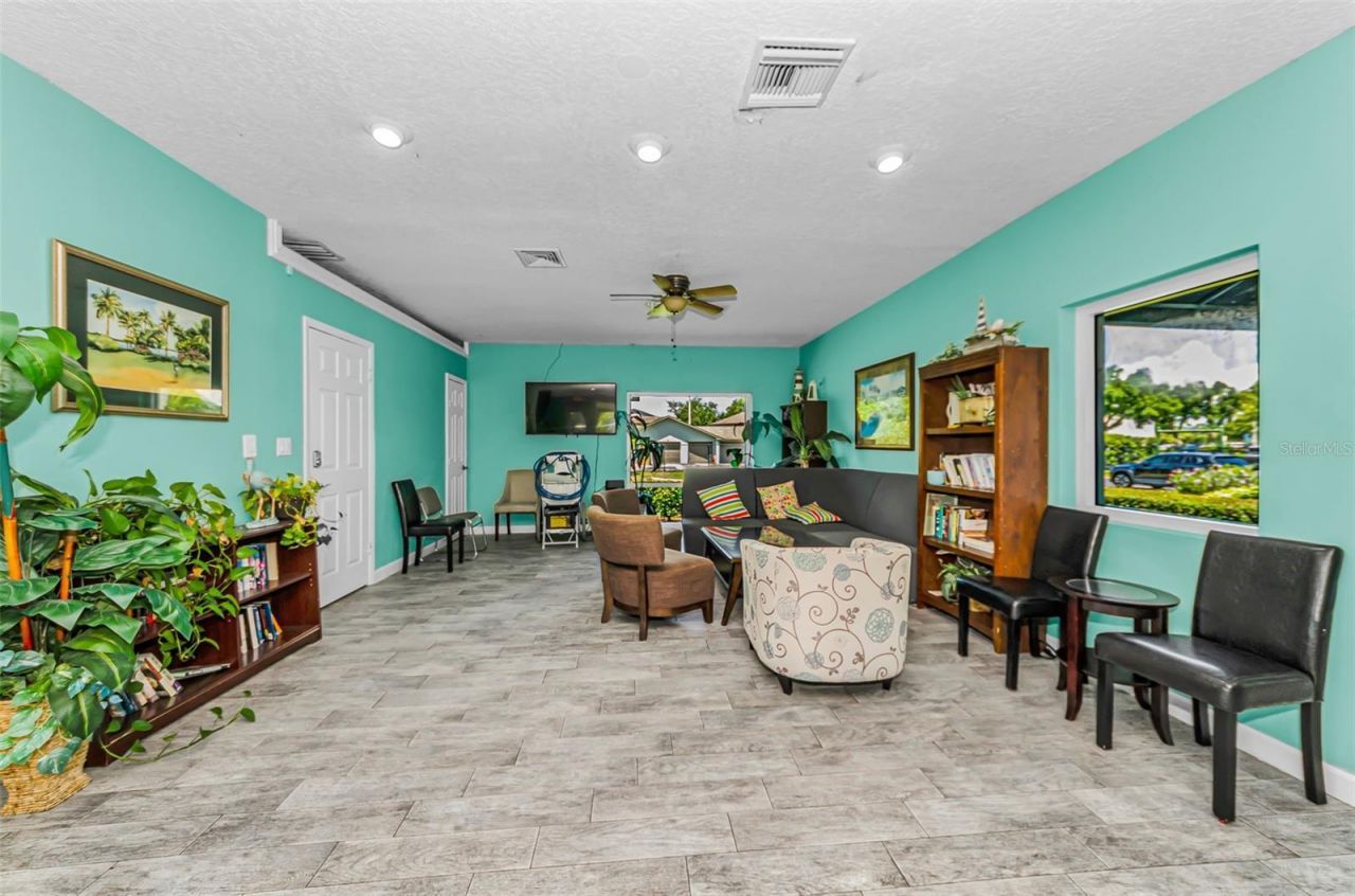 11436 2nd Street N, Unit 1, Saint Petersburg, FL 33716 Photo