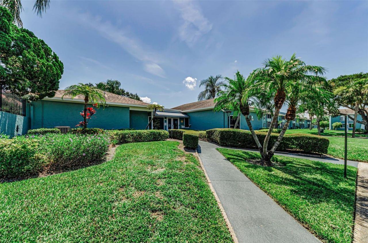 11436 2nd Street N, Unit 1, Saint Petersburg, FL 33716 Photo
