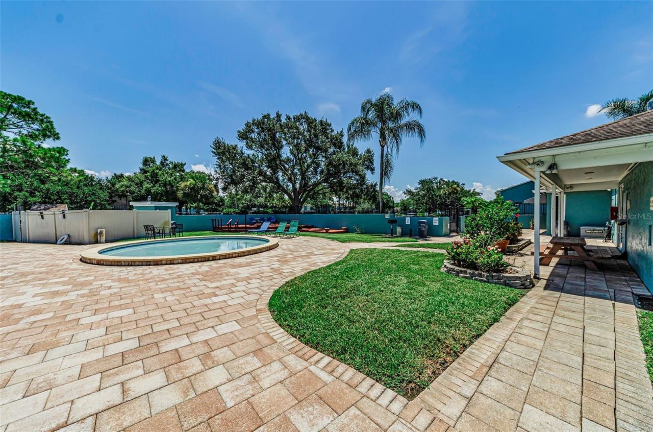11436 2nd Street N, Unit 1, Saint Petersburg, FL 33716 Photo