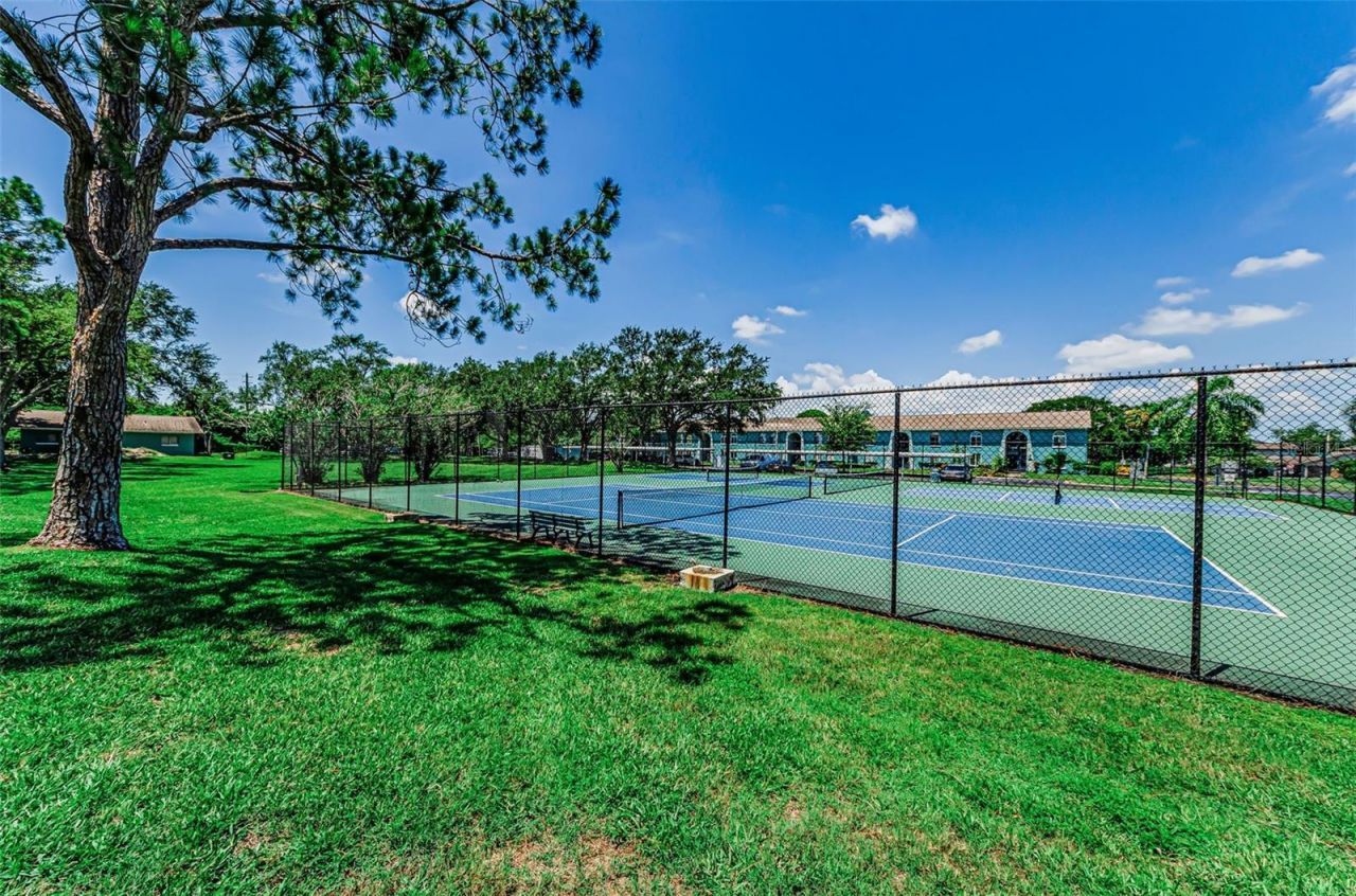 11436 2nd Street N, Unit 1, Saint Petersburg, FL 33716 Photo
