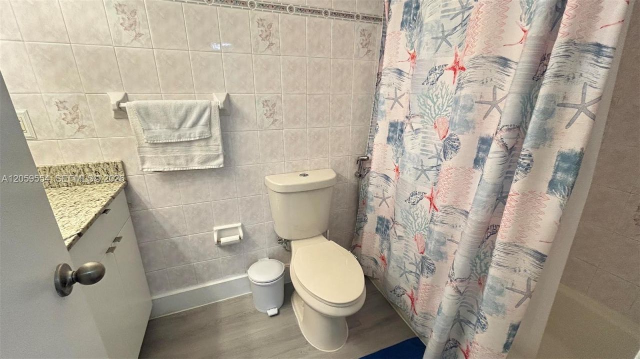 2899 Collins Ave, Unit 450, Miami Beach, FL 33140 Photo